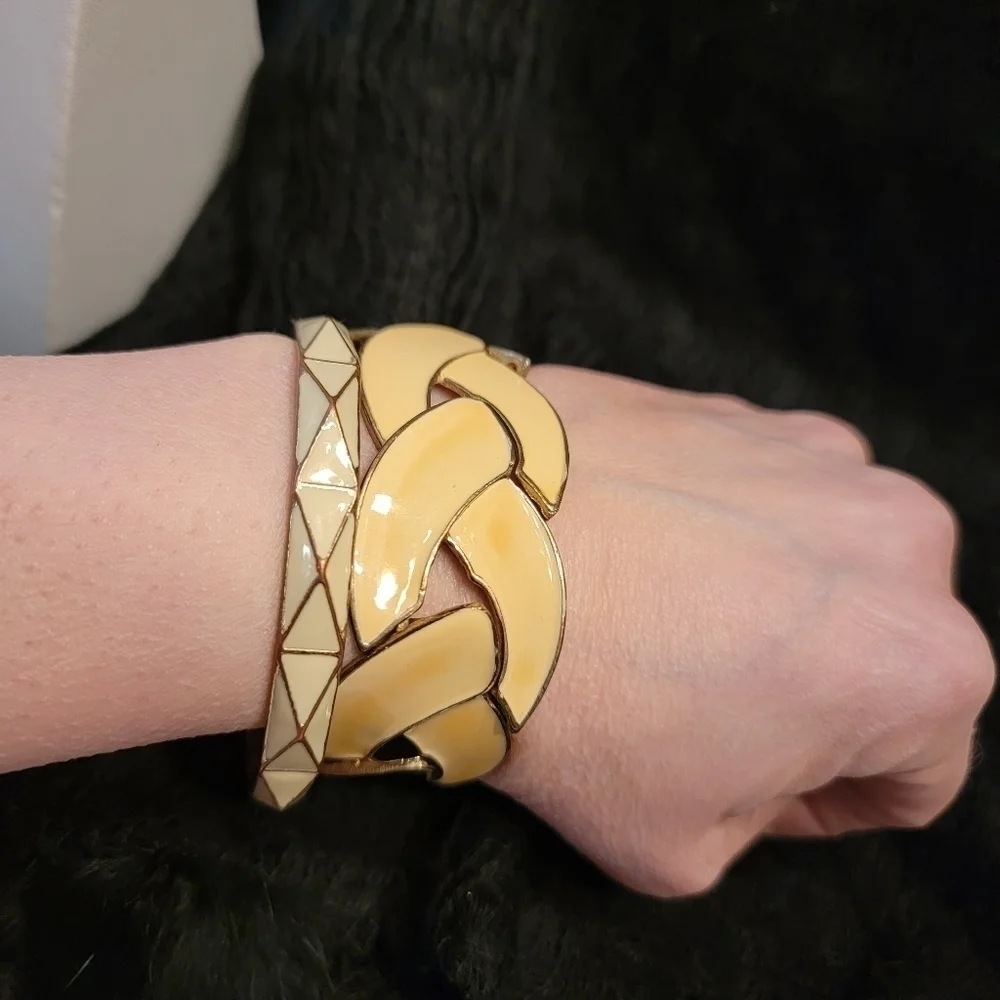 Set of 2 Vintage Enamel Painted Bracelets - Picture 2 of 15